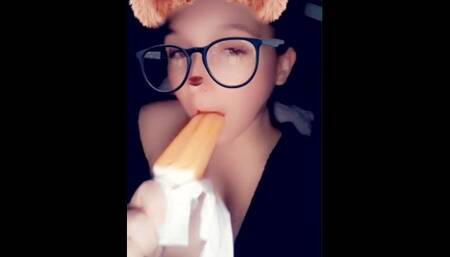 HORNY 18F LESBIAN MARIAH JONES SUCKS A LOLLIPOP LIKE SHE SUCKS DICK & EATS PUSSY- AMATEUR TEEN POV