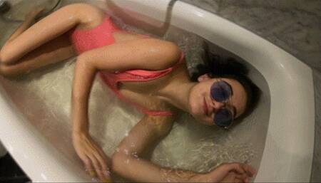 Bathtub Fun with Mischa 2019 HD