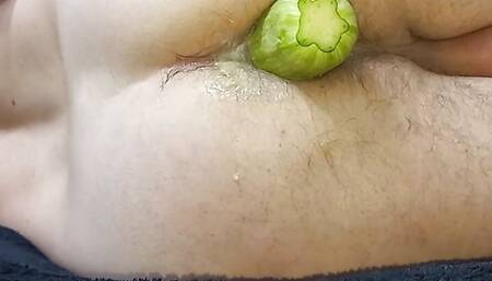 Today cucumber and zucchini are my dowels, we are expanding the hole.xpanded to 6.5 cm