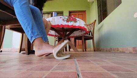 Sandals vs Flip Flops