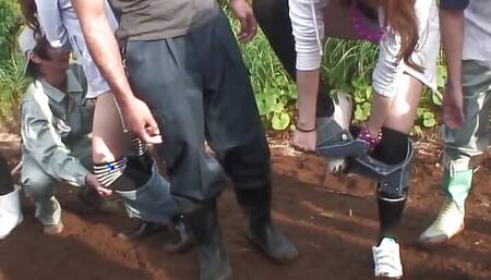 HOT GIRLS ENJOY A HARD FUCK IN THE DIRT