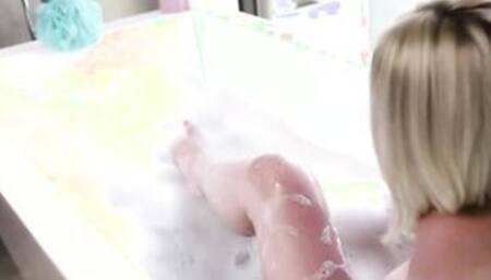 GIRLSWAY - Dixie Lynn Has Her Pussy Fingered Hard By Rich Couple Reagan Foxx And Rachael Cavalli