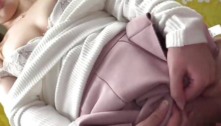 Massive ejaculation on an erotic lady. The research of the woman who takes an erotic photo. Akane(20) is a freelancer