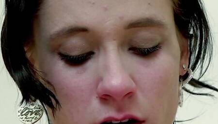 Sexy pregnant babe Rilie Waters toys her beautiful pussy