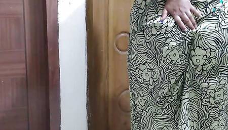 Saudi Arabian sexy aunty swings her big tits & big ass, seduces the neighbor to have sex, then he gets Hot & fucks her