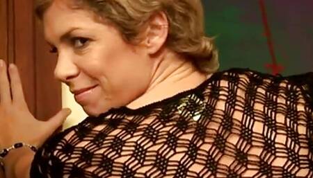 Sexy MILF strips off her black dress