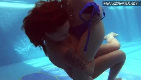 Underwater Show featuring Lina Mercury and Mia Ferrari's perfect teen scene