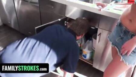 FamilyStrokes - Erotic Blonde Vixen Spreads Her Huge Legs And