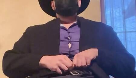 Vaquero se saca la verga