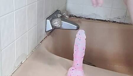 Relax in the tub with Unicornbombshell