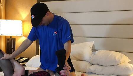 Guy Crossdresses to Pay for Pizza Then Fucked by Delivery