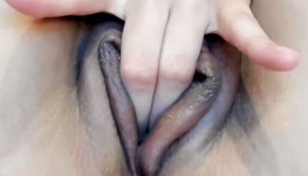Hot fingering for swollen cunt after vacuum pump