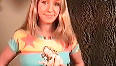 Roxana's first casting a teen masturbating her blonde pussy