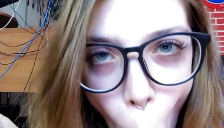 18 year old teenager after school does everything to make her boyfriend cum