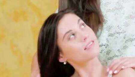 AGIRLKNOWS - SABRISSE, APOLONIA LAPIEDRA AND ALYSSA REECE SENSUAL LESBIAN 3-WAY! FULL FILM