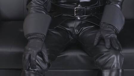 VK LEATHER WORSHIP