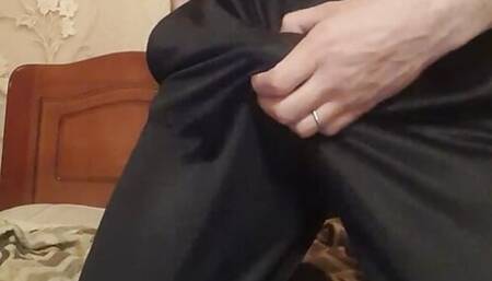 Jerking off in gefeng sweatpants