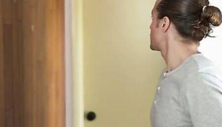 Stretch Me Out - S42:E28