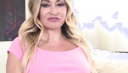 PORNSTARPLATINUM Blonde mom Claudia Valentine Twat Plays