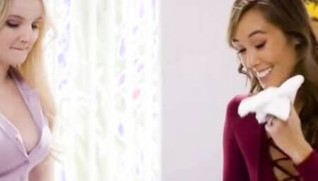 MOMMY'S GIRL - babe Asian Christy Love Has A Squirt