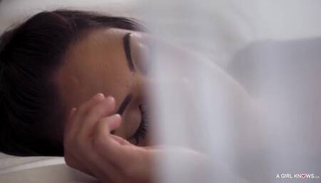 A Girl Knows- Carolina Abril & Emelie Crystal Pool Part