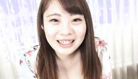 Amateur Japanese cafe worker Yuko Mukai comes to play at Tenshigao