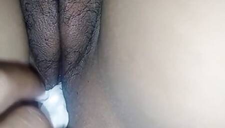 Memek istri tembem lap tissue dulu