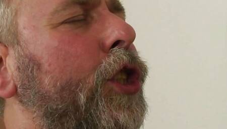 Brunette granny gets threesome after pussy toying