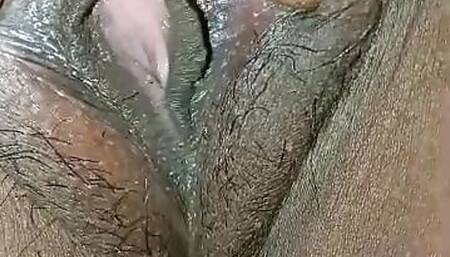 Mere chud ko hat se touch kar raha hai