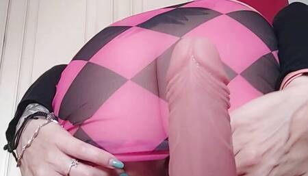 my fartin hot stepsis on the toilet and in her bedroom