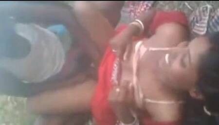 Outdoor chacha aapane bhatiji ko jabardast Kiya chudai
