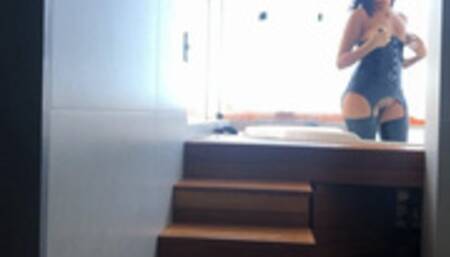 Lamber, cheira e chupar bundas, função da submissa