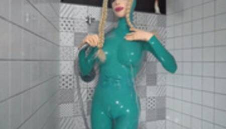 Latex Lara - In The Shower - wmv