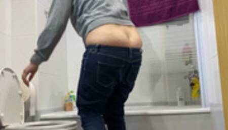 Buttcrack and clean the house