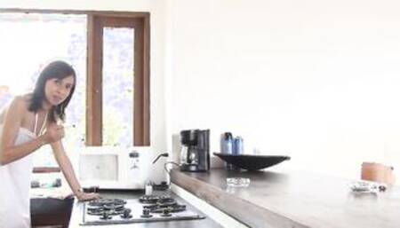 TUVENGANZA - Slim Latina Ximena Soto Found A New Bf To Banged! - MAMACITAZ