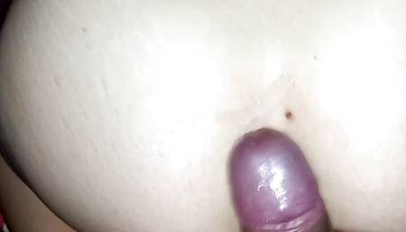 I fuck her in 4 and cum on her ass