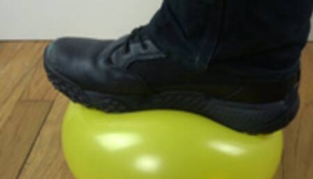 Yellow balloon 0001 03052023