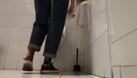 Morning bassy fart in work for everyone to say hallo ! :)