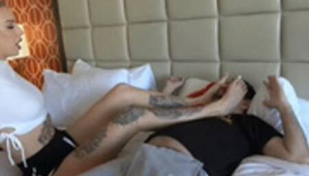 Cassidy Luxe: Be A Good Foot Boy And Bust Your Load All Over My Stinky Gym Feet