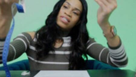 Not Safe In My Palms- Voress Goddess Rosie Reed Shows Her Big Hands & Swallows Little People Whole- standard definition