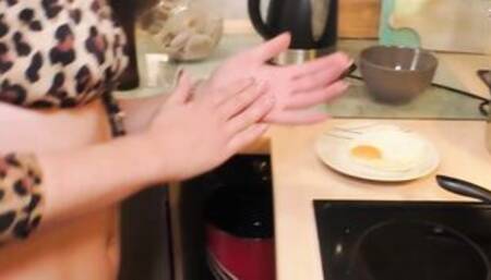 User meet german 18 year old amateur teens at home CONDOM LESS and she eat cum