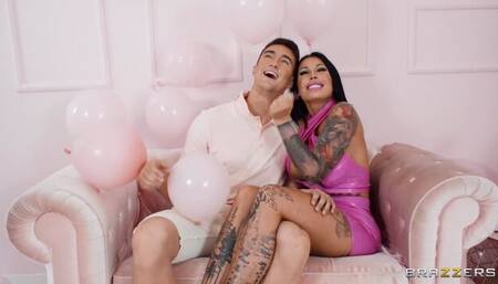 Tattooed brunette Jenna Swhite screwed in the doggy style