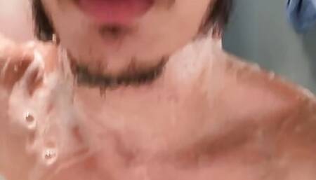 Who wants 2 come lick me