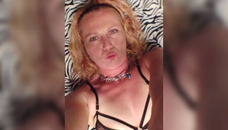 WhoreAngel fingers that sweet wet pussy