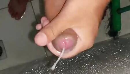 Young Pica Grande masturbating at bath time