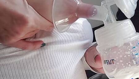 How to pump breastmilk