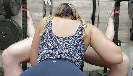 MILF In Spandex Sucks Off Random Stranger At The Gym While Doing Some Press