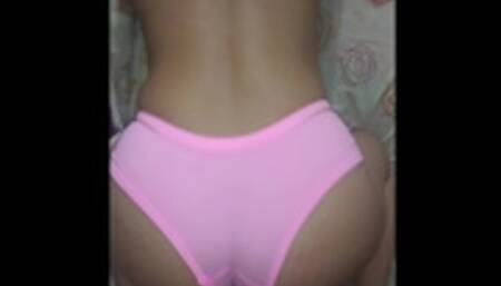 Sexy morena Colombiana en ropa interior rosada es follada como una perra!!