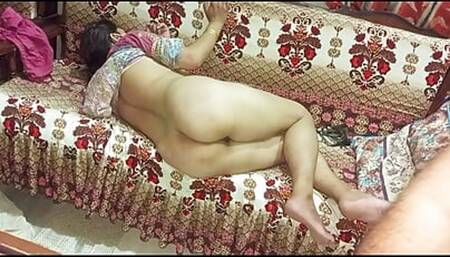 Jawan sali ki chudai kari condom laga kar gand me lund dala cheekh nikaal di hard sex