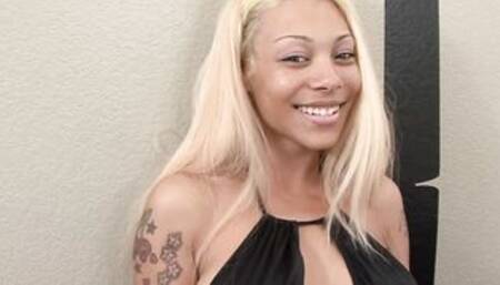 Half ebony thot masturbates into pink fishnet pantyhose